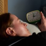 Колебания светового дня — главная причина сбоя мелатонина